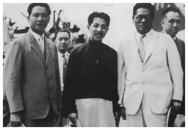 包含新科秀才表现出众，跻身联盟重要位置的词条