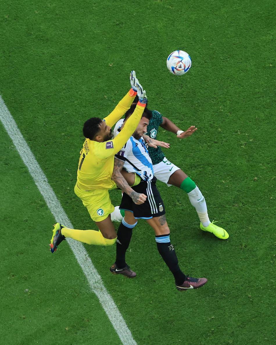 包含本菲卡成功零封阿贾克斯，门将赛后获得全场最佳的词条