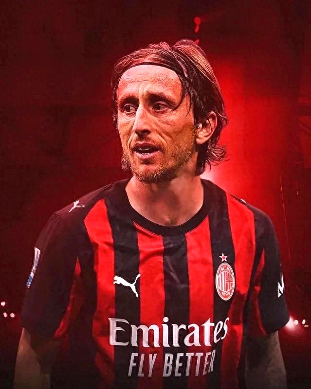 关于莫德里奇遭遇争议红牌，AC米兰乘势反超比分完成逆转的信息