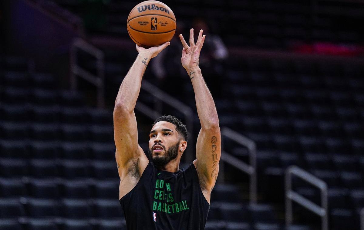 塔图姆迎来十赛季高光表现，法国队球迷沸腾！的简单介绍